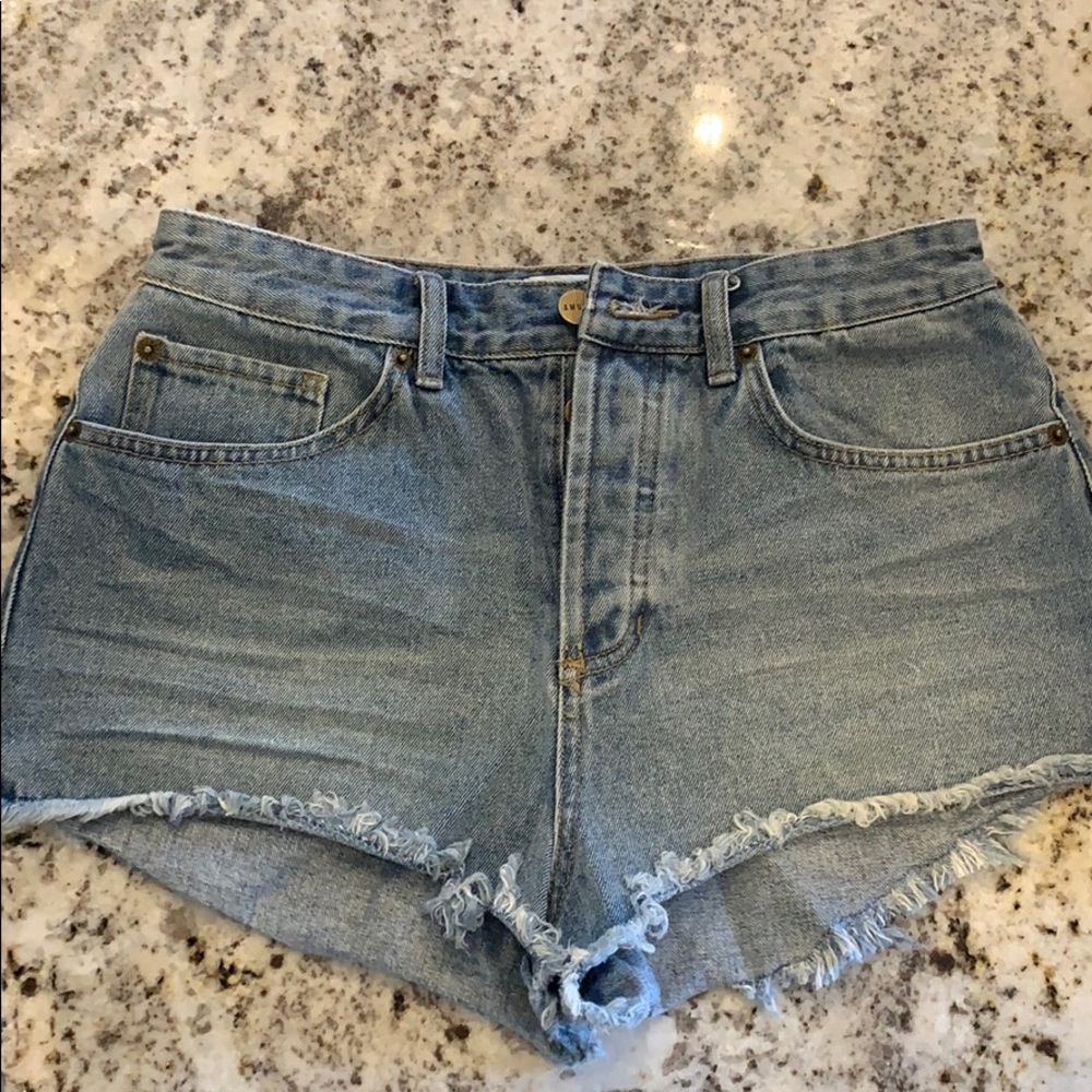Revolve Amuse Society Denim Shorts Size 27 NWT